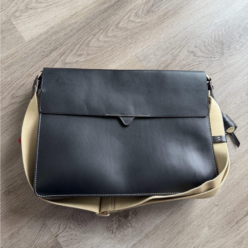 NWT Dooney & Bourke Black Leather Satchel with Tan Contrast Strap - Picture 2 of 3